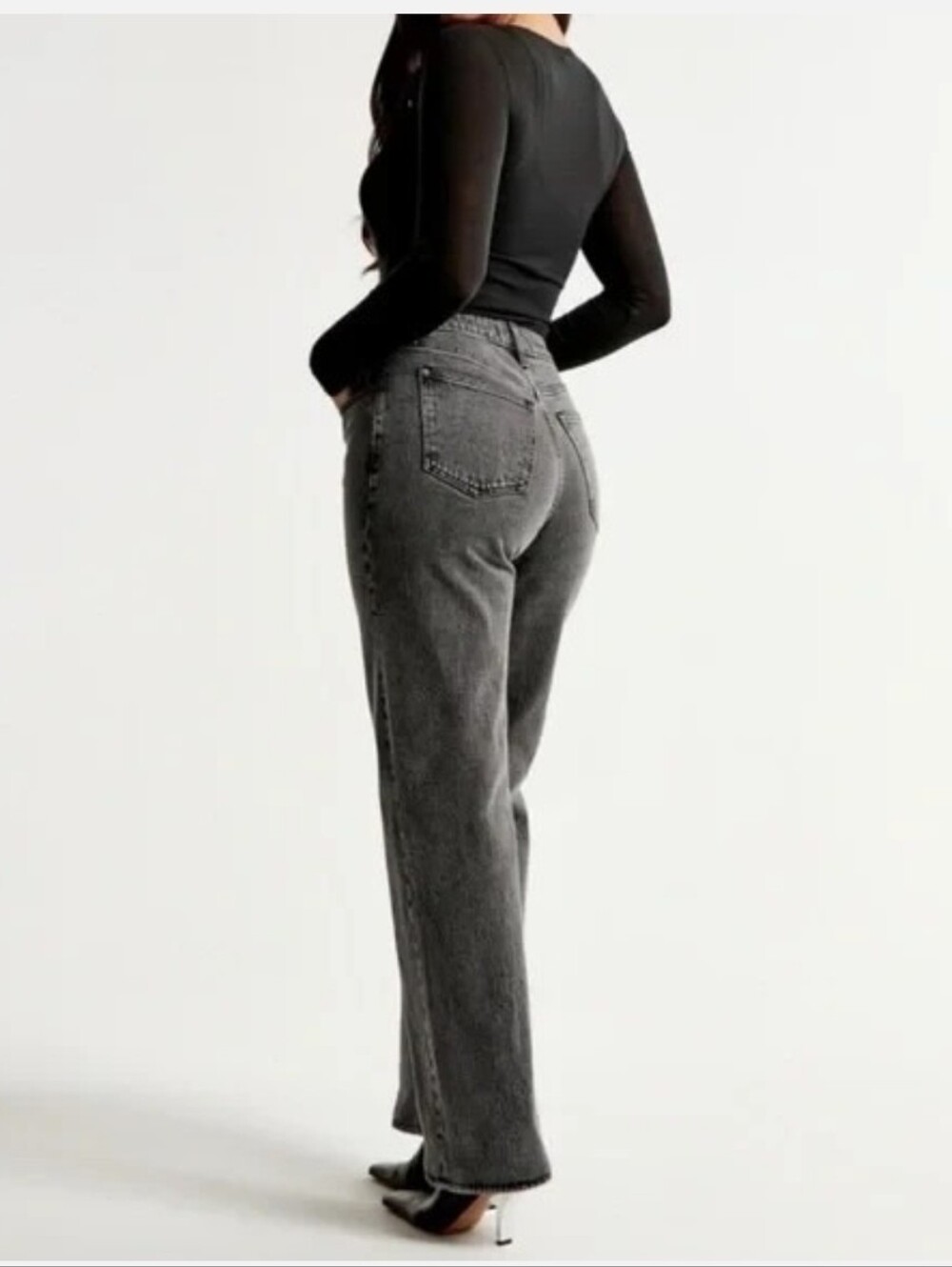 Abercrombie & Fitch Women's 90's Relaxed High Rise Jeans Size 27/4 - Picture 2 of 9
